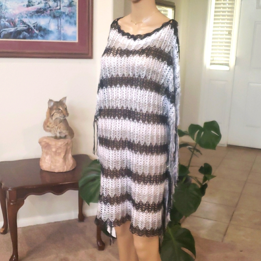 NWT OS Kendall & James crocheted swim cover up fringe arms & sides